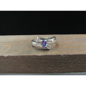 Size 8 Sterling Silver Small Oval Purple Cubic Zirconia Band Ring Vintage